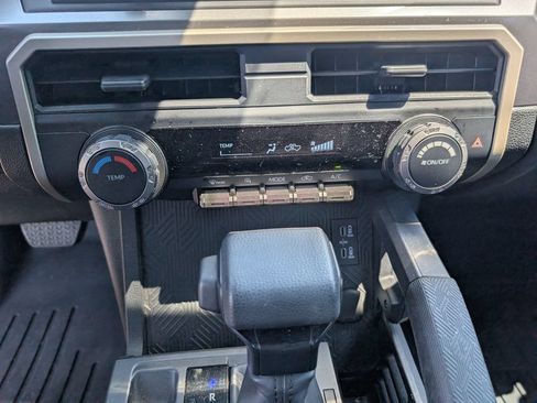 Used 2024 Toyota Tacoma SR5 AWD/4WD image 17
