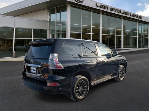Used 2023 Lexus GX 460 Premium w/ Premium Package image 3