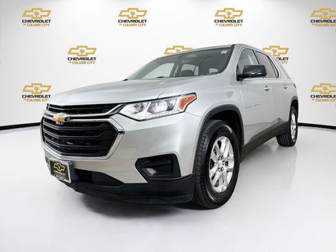 Used 2019 Chevrolet Traverse LS FWD image 3