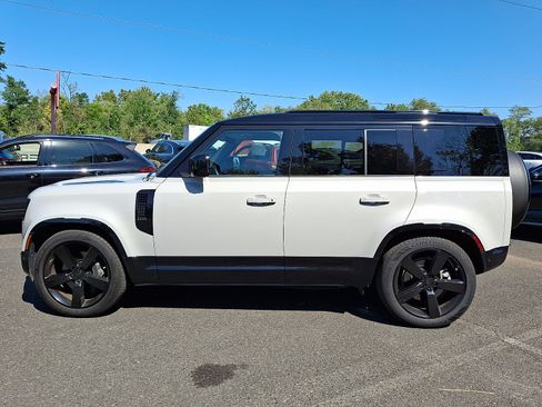 Used 2026 Land Rover Defender 110 X-Dynamic SE AWD/4WD image 3