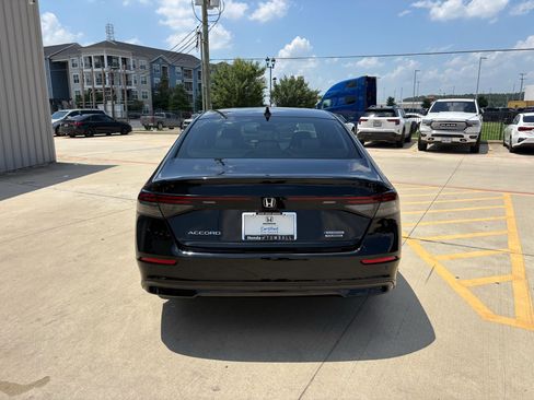 Used 2024 Honda Accord Touring image 7
