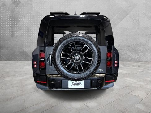 Used 2023 Land Rover Defender 130 X-Dynamic SE AWD/4WD image 5