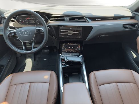 Used 2022 Audi e-tron Premium image 19