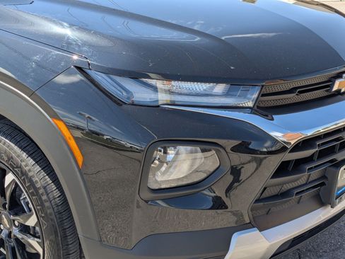 Used 2023 Chevrolet TrailBlazer LT FWD image 11