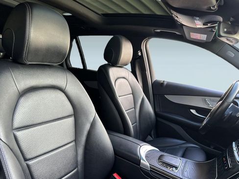 Used 2022 Mercedes-Benz GLC 300 image 30