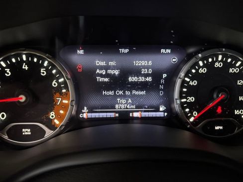 Used 2016 Jeep Renegade Trailhawk w/ Popular Equipment Group AWD/4WD image 2