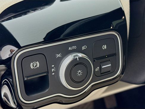 Used 2022 Mercedes-Benz A 220 image 11