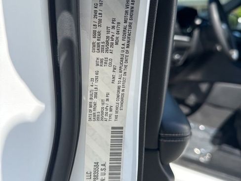 Used 2023 Jeep Grand Cherokee L Laredo image 34