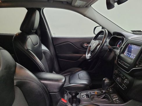 Used 2020 Jeep Cherokee Latitude Plus w/ Comfort/Convenience Group AWD/4WD image 21