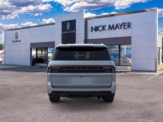 New 2026 Lincoln Navigator Premiere AWD/4WD image 5