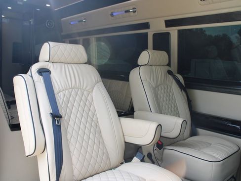 Used 2021 Mercedes-Benz Sprinter 3500 image 28