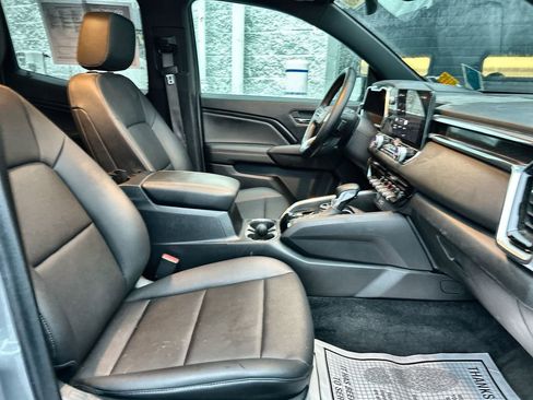 Used 2024 GMC Canyon Elevation w/ Elevation Premium Package AWD/4WD image 32