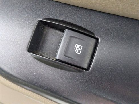 Used 2019 GMC Yukon SLT w/ Premium Edition image 34