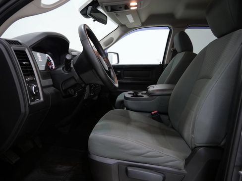 Used 2016 RAM 1500 Express AWD/4WD image 10