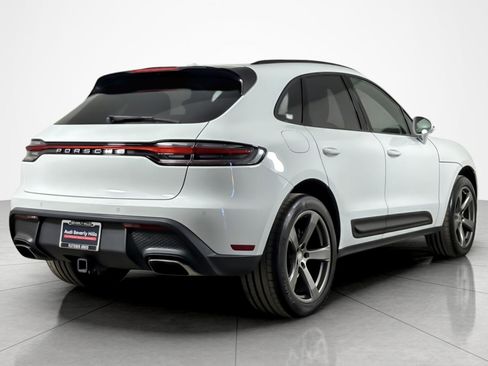 Used 2022 Porsche Macan AWD/4WD image 5