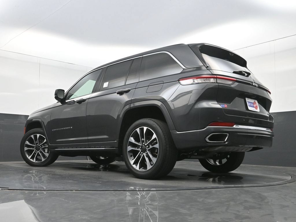 Used 2022 Jeep Grand Cherokee Overland w/ Luxury Tech Group IV RWD image 37