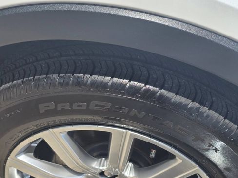 Used 2019 Cadillac XT4 Premium Luxury FWD image 30