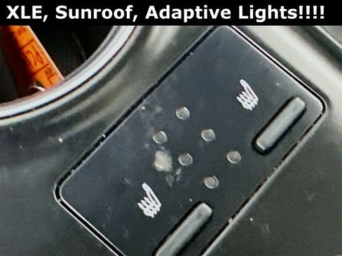 Used 2018 Toyota Camry XLE image 21