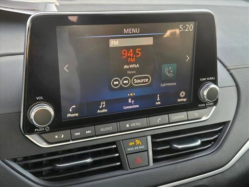 Used 2022 Nissan Altima 2.5 SV w/ SV Premium Package image 12