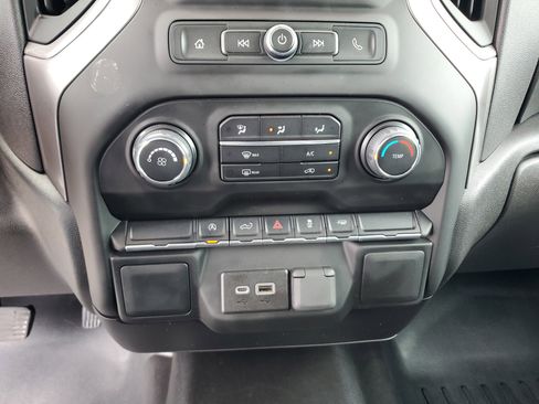 Used 2022 Chevrolet Silverado 1500 Custom image 20
