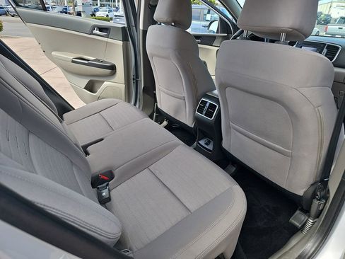 Used 2018 Kia Sportage LX FWD image 11