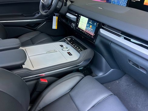 New 2026 Lincoln Navigator Reserve w/ Jet Appearance Package AWD/4WD image 14