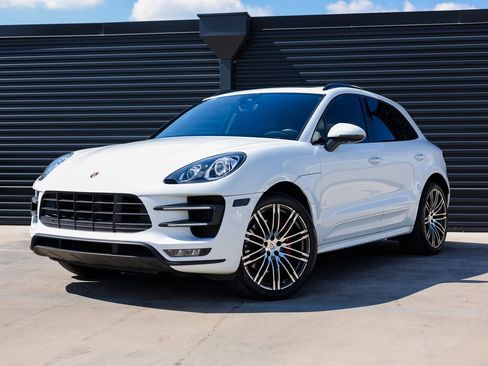 Certified 2018 Porsche Macan Turbo image 1