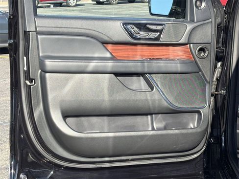 Used 2023 Lincoln Navigator L Reserve image 21