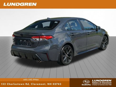 Used 2023 Toyota Corolla SE FWD image 3