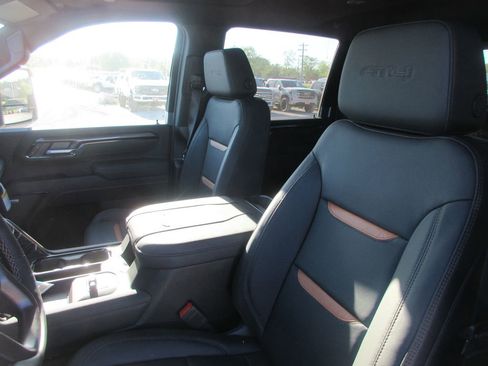 New 2026 GMC Sierra 2500 AT4 w/ AT4 Premium Plus Package AWD/4WD image 12