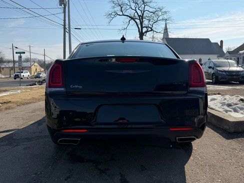Used 2021 Chrysler 300 S image 7