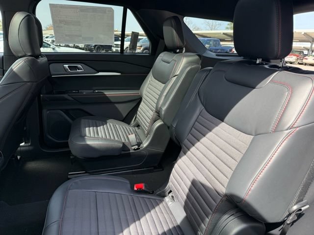 Used 2026 Ford Explorer ST-Line w/ ST-Line Street Pack AWD/4WD image 21