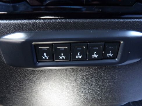 Used 2024 Chevrolet Silverado 2500 LT w/ Convenience Package image 25