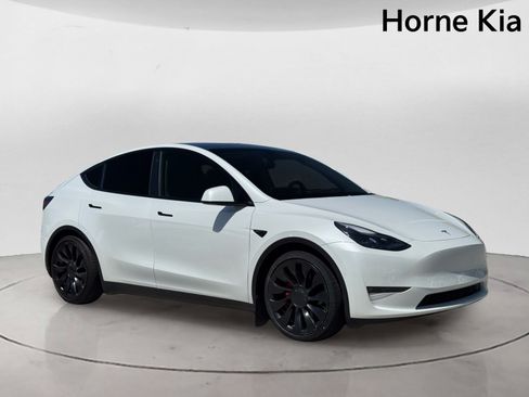 Used 2022 Tesla Model Y Performance AWD/4WD image 2