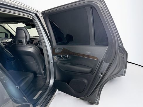 Used 2016 Volvo XC90 T6 Momentum w/ Momentum Plus Package image 33