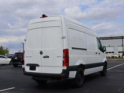 Used 2025 Mercedes-Benz Sprinter 2500 image 7