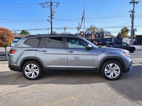 Certified 2022 Volkswagen Atlas SE image 6