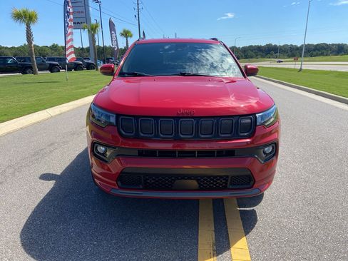 Certified 2022 Jeep Compass Limited image 3
