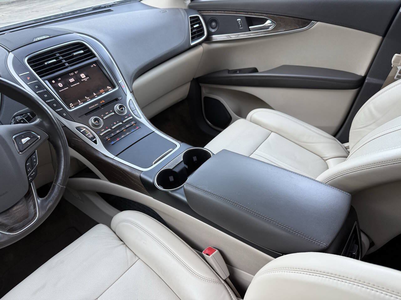 Used 2018 Lincoln MKX Reserve w/ Driver Assistance Package FWD image 50