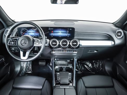 Certified 2023 Mercedes-Benz EQB 250+ w/ Exclusive Package image 6