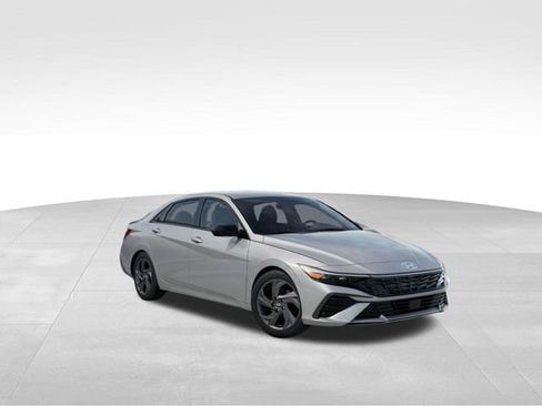 Used 2026 Hyundai Elantra Sport FWD image 2