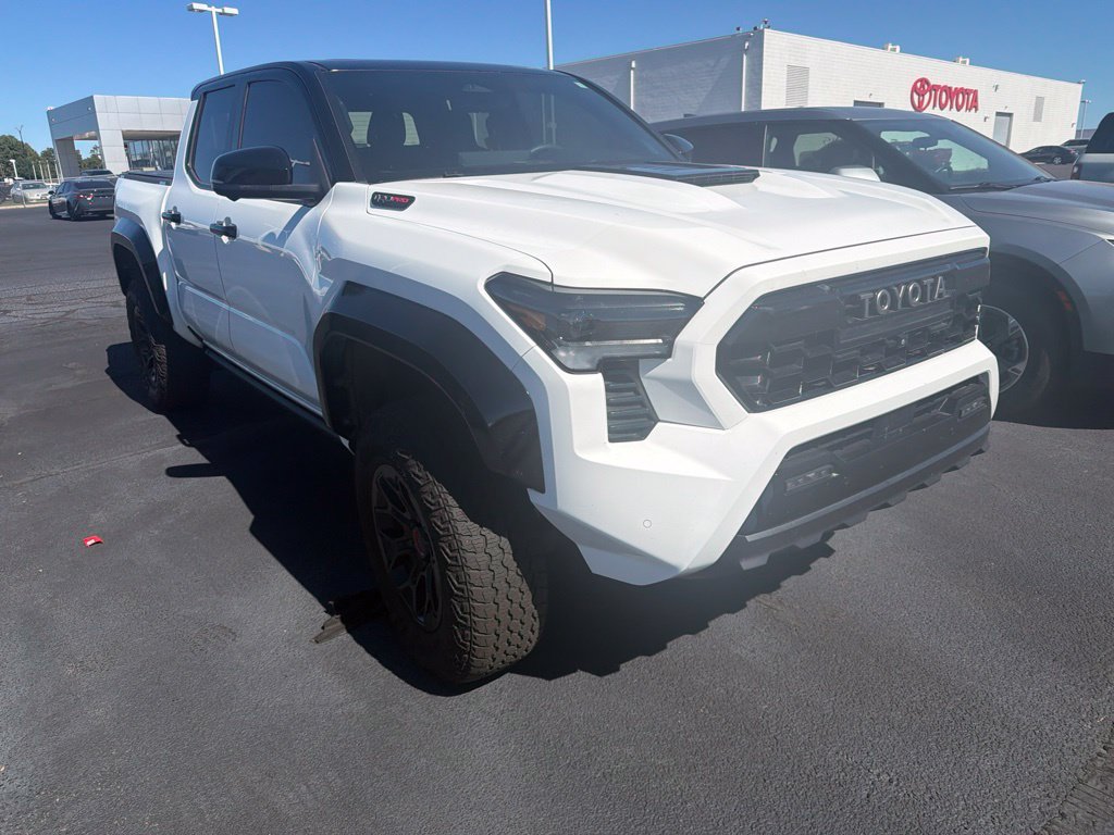Used 2025 Toyota Tacoma TRD Pro AWD/4WD image 3