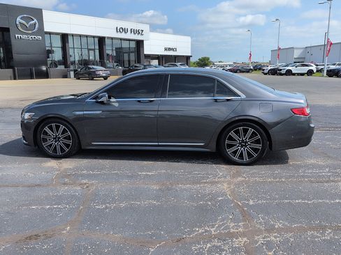 Used 2017 Lincoln Continental Reserve w/ Technology Package FWD image 4