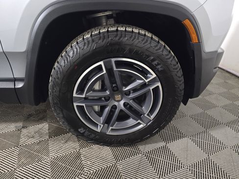 Used 2025 Rivian R1T Adventure AWD/4WD image 11