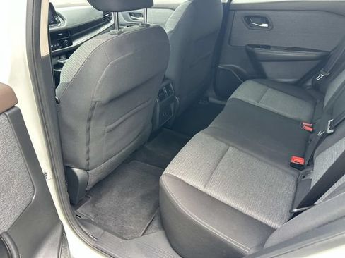 Used 2022 Nissan Rogue SV AWD/4WD image 19