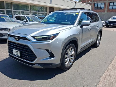 Used 2024 Toyota Grand Highlander AWD image 15