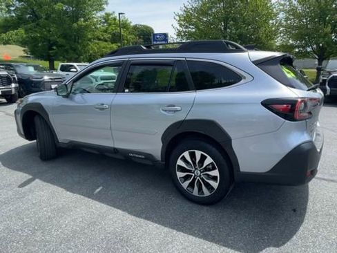 Used 2025 Subaru Outback Limited AWD/4WD image 6