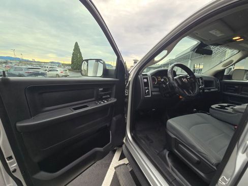 Used 2017 RAM 3500 Tradesman w/ Chrome Appearance Group image 16