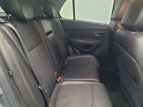 Used 2019 Chevrolet Trax LT w/ LT Convenience Package image 19