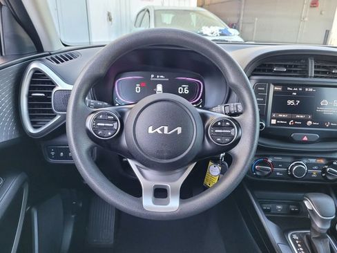 Used 2024 Kia Soul LX FWD image 18